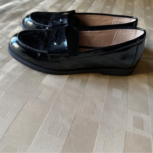 Ladies Black Patent Leather Loafers by Kelly & Katie Size 6‎ - Picture 1 of 11